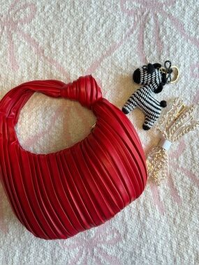 Red Knot Detail Bag